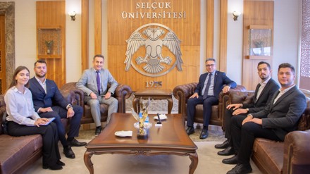 VAKA Topluluğu, Rektör Prof. Dr. Aksoy’u ziyaret etti
